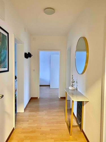 Gemini Zurich Apartment 4B - Downtown 2BR Deluxe Apt