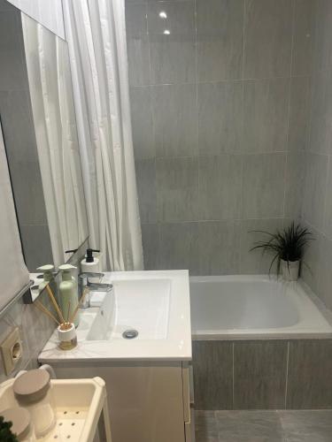 Family Home AVE Joaquín Sorolla & Centro photo 31