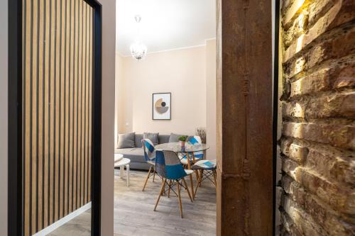 H2M Capitan Balcony & patio in the city center
