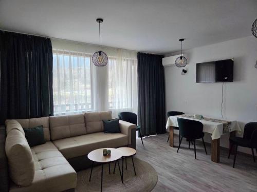 Apartment Lily Complex Padaloto