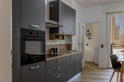 M11 Isola Apt, M3 Duomo Centrale Trilocale con due bagni, Wifi e AC