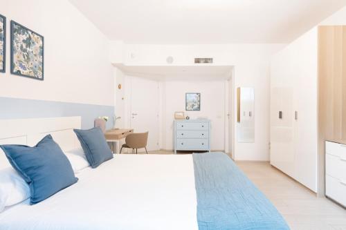 Easylife - Milan - Poerio 31 - Porta Venezia