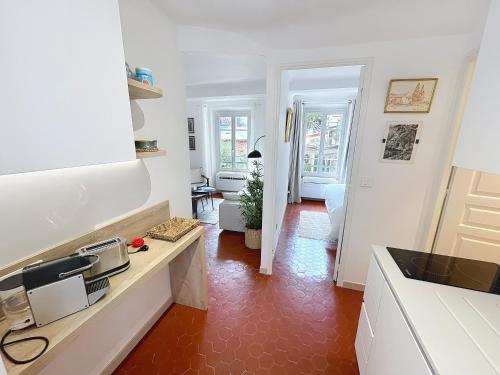 Cosy & modern 1 Bedroom at Forville in old town AC 207