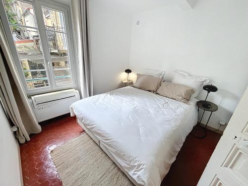 Cosy & modern 1 Bedroom at Forville in old town AC 207