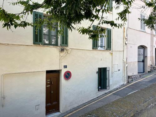 Cosy & modern 1 Bedroom at Forville in old town AC 207