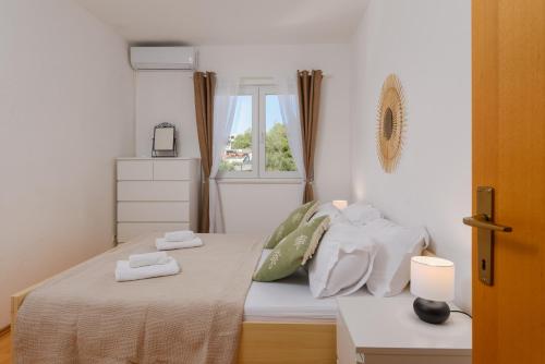 Apartment with Sea View Terrace, Čiovo