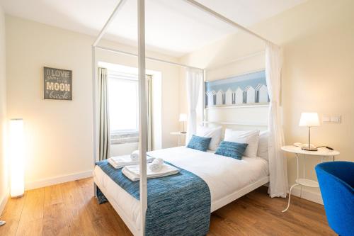 HomeySuite Bedroom 1 Seahouse