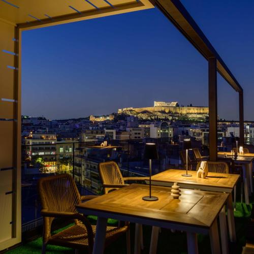 Thea Acropolis Suites & Apartments