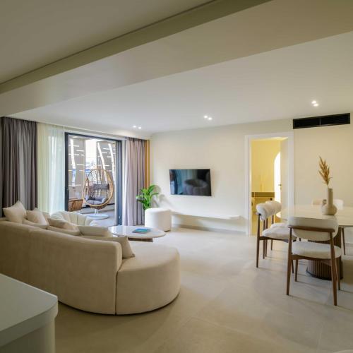 Thea Acropolis Suites & Apartments