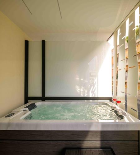 Thea Acropolis Suites & Apartments