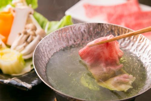 旅館の敷地内または近くでの食事または食べ物