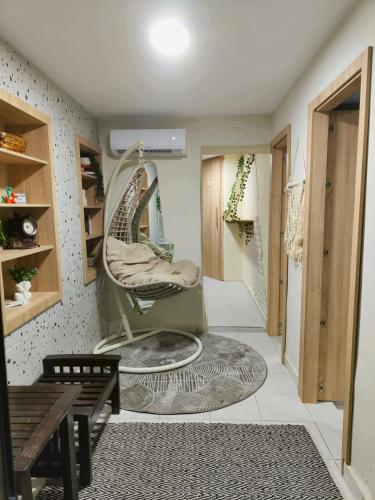 Analou Mood Accommodation