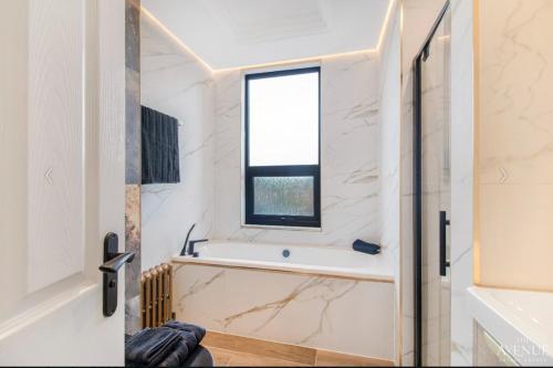 Ideal Stay for Business Travellers, Contractors, and Families near NEC, Belfry, Birmingham Resorts World, and Drayton Manor photo 29
