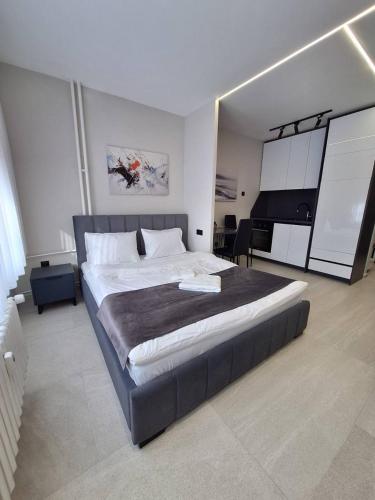 Roni Apartments