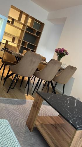 Casa Bianca Collection