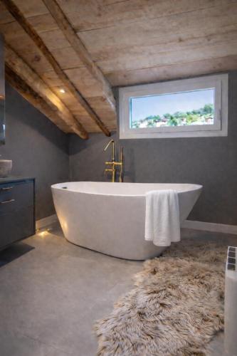 CaLQuEROL Osseja - Cozy Mountain Attic