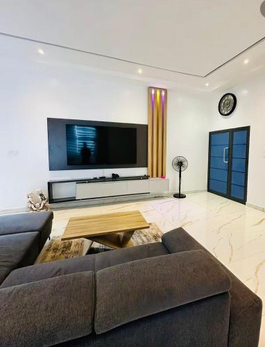 Serenia de Tokan, 2-Bedroom Apartment & indoor pool