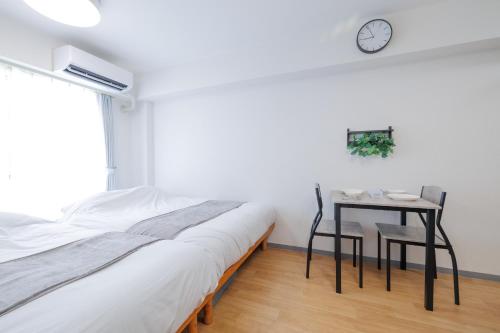 4min to Shin-Okubo Walk to Shinjuku 2 Double Beds Rm303