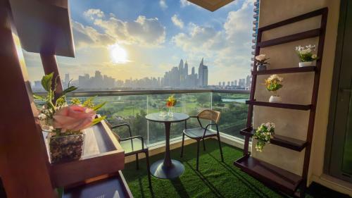 Luxury 2BR Haven with Panoramic Scenery - The Greens