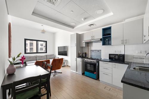 Modern & Cozy 2BR Apartment at The Nook 1 Near Metro