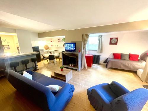 Farnesina Ponte Milvio Foro Italico luxury loft with private box parking