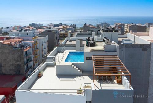 Spacious 2 bdr aprt, rooftop pool - LCGR
