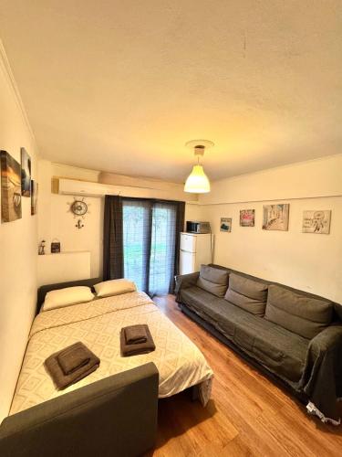 Athenian Riviera beach apartment