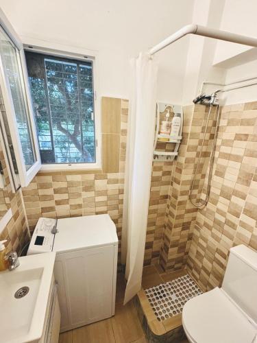 Athenian Riviera beach apartment