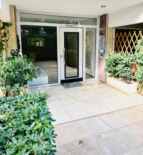 Athenian Riviera beach apartment