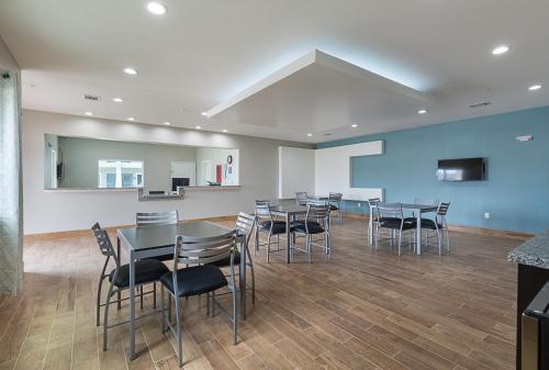 Ruang duduk di Scottish Inns & Suites - Crosby