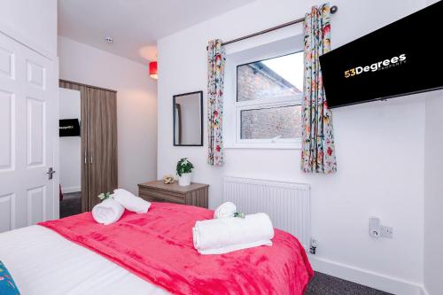 Modern 6 Bed House with Ensuites by 53 Degrees Property, Perfect for Business and Groups photo 6