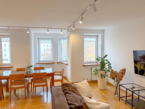 100m2 Apartment 3BR Parking Balcony Fabryczna City by Gio Loft
