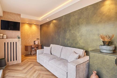 New Studio Eiffel Tower-Trocadero