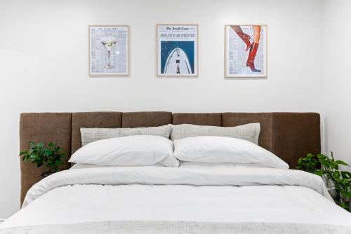Gallery image of Stylish Getaway with Hot Tub in Northridge Hospital Heliport