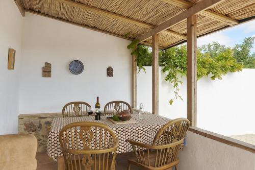Ninho House, Callebanda Barracol