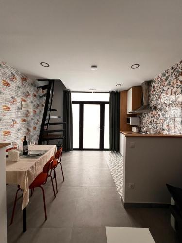 R12 Trabajo y Descanso Premium Junto a Metro