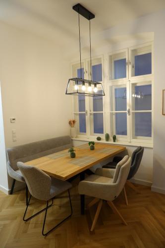 Chic courtyard City Apartment in Prime Location