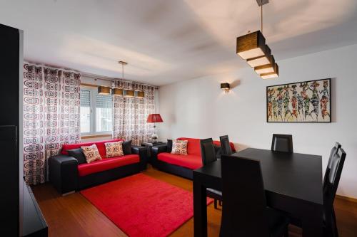 Fully Equipped 3 bed - Parking