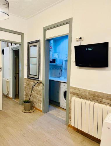 Basic interior Apartment Sagrada Familia Excellent for exploring Barcelona Very good location
