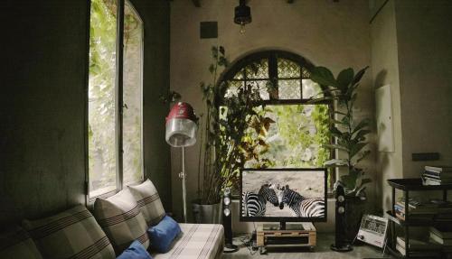 Retiro Park Industrial House