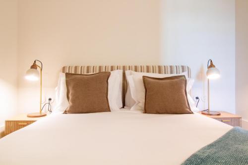 Deluxe Design 1BR w Terrace by LovelyStay