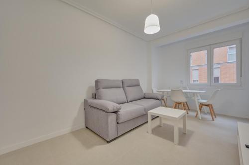 Hogar Emilio by Clabao