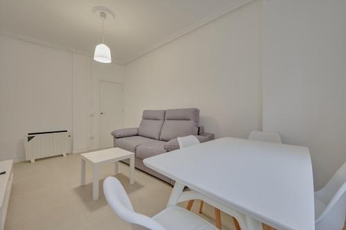 Hogar Emilio by Clabao