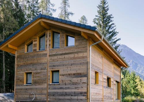 Beautiful new flat by the forest