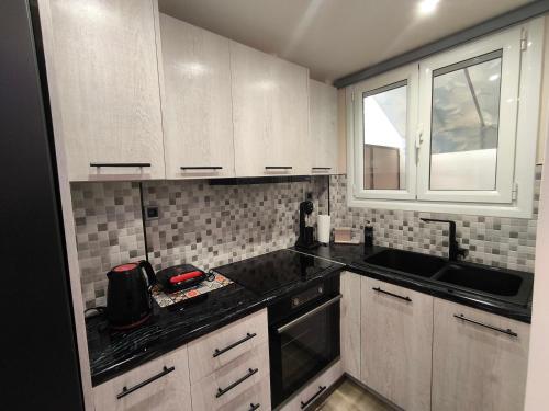 Cozy Harbor Studio Just 3 min from Piraeus Port