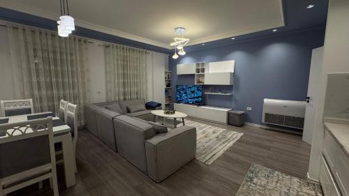 Easy Stay Tirana - Spacious - Free Underground private parking