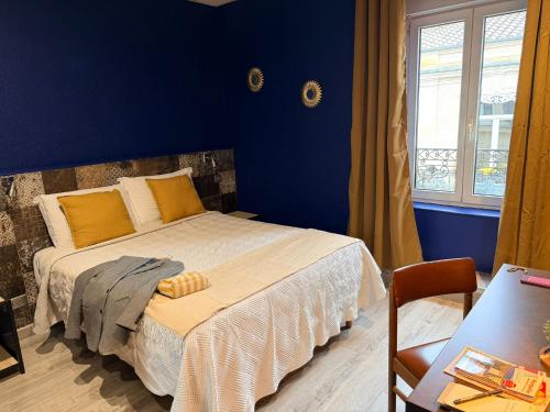 Hotel Comédie - Place De La Comédie Corum