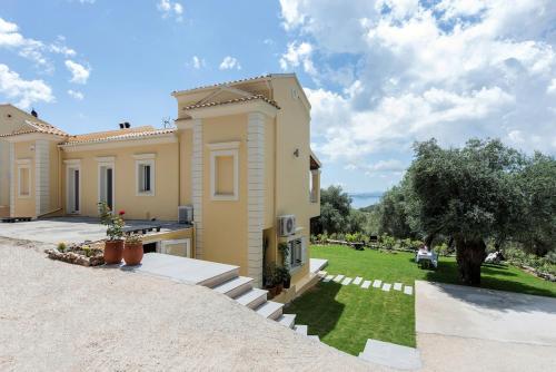 Terra Rossa Holiday 3BD Holiday Home with Seaview