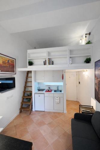 Frangipane Colosseum Home