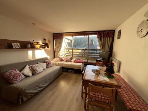 Studio plein sud au cœur de la station, accès direct pistes - FR-1-787-132